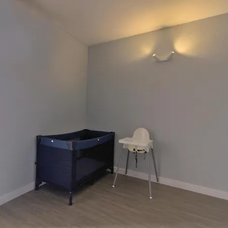 Apartament Large Modern With Terrace & Heated Pool